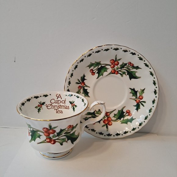 A Cup Of Christmas Tea Cup & Saucer Bone China Gold Trim Waldman House Tom Hegg - Picture 3 of 10